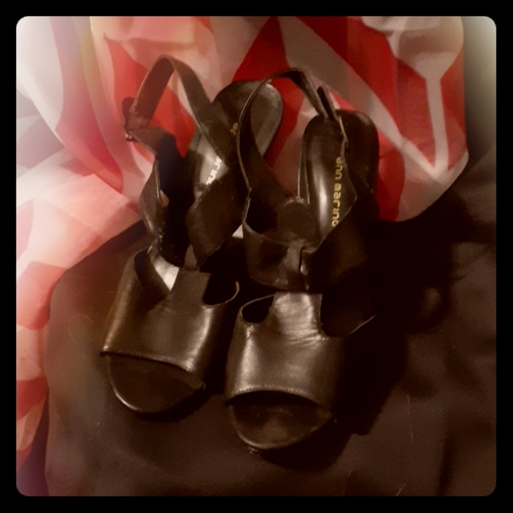 Wmns black heels sz 10